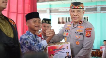 Kapolda Aceh Salurkan Bantuan Korban Banjir dan Santuni Santri Berprestasi di Aceh Tenggara